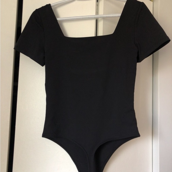 Contour Squareneck Shortsleve Bodysuit - Picture 4 of 5